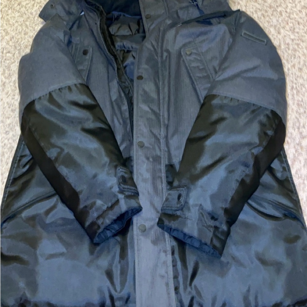 Men's Black and Gray Jacket